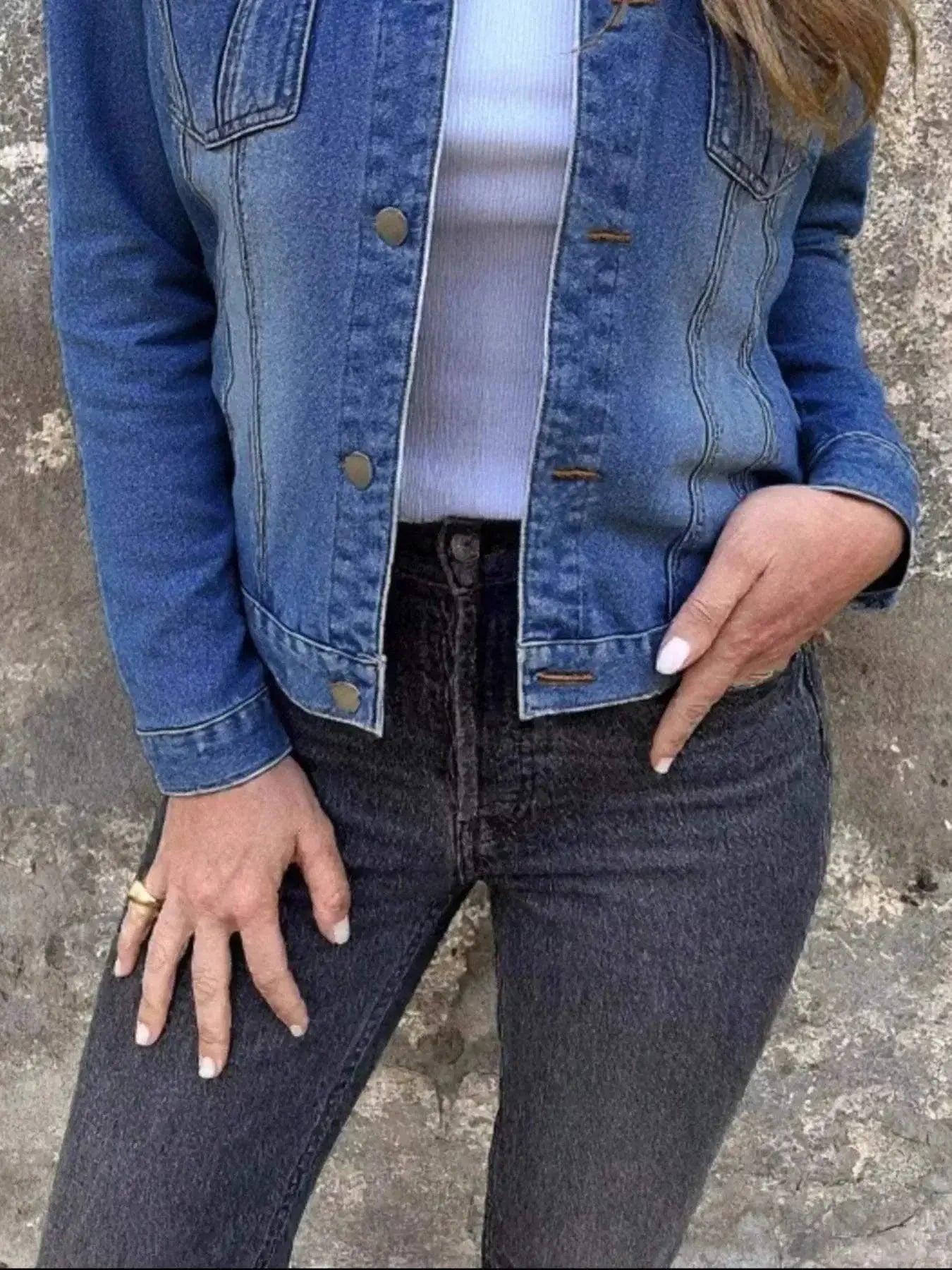 Full Size Button Front Long Sleeve Denim Jacket Plus SizeFeatures:Basic style,Buttoned,Washed,Pocketed
Stretch:No stretch
Material composition:85% rayon 15% polyester
Care instructions:Machine wash cold. Tumble dry low.
ImRedemption By Ashley NorthFull Size Button Front