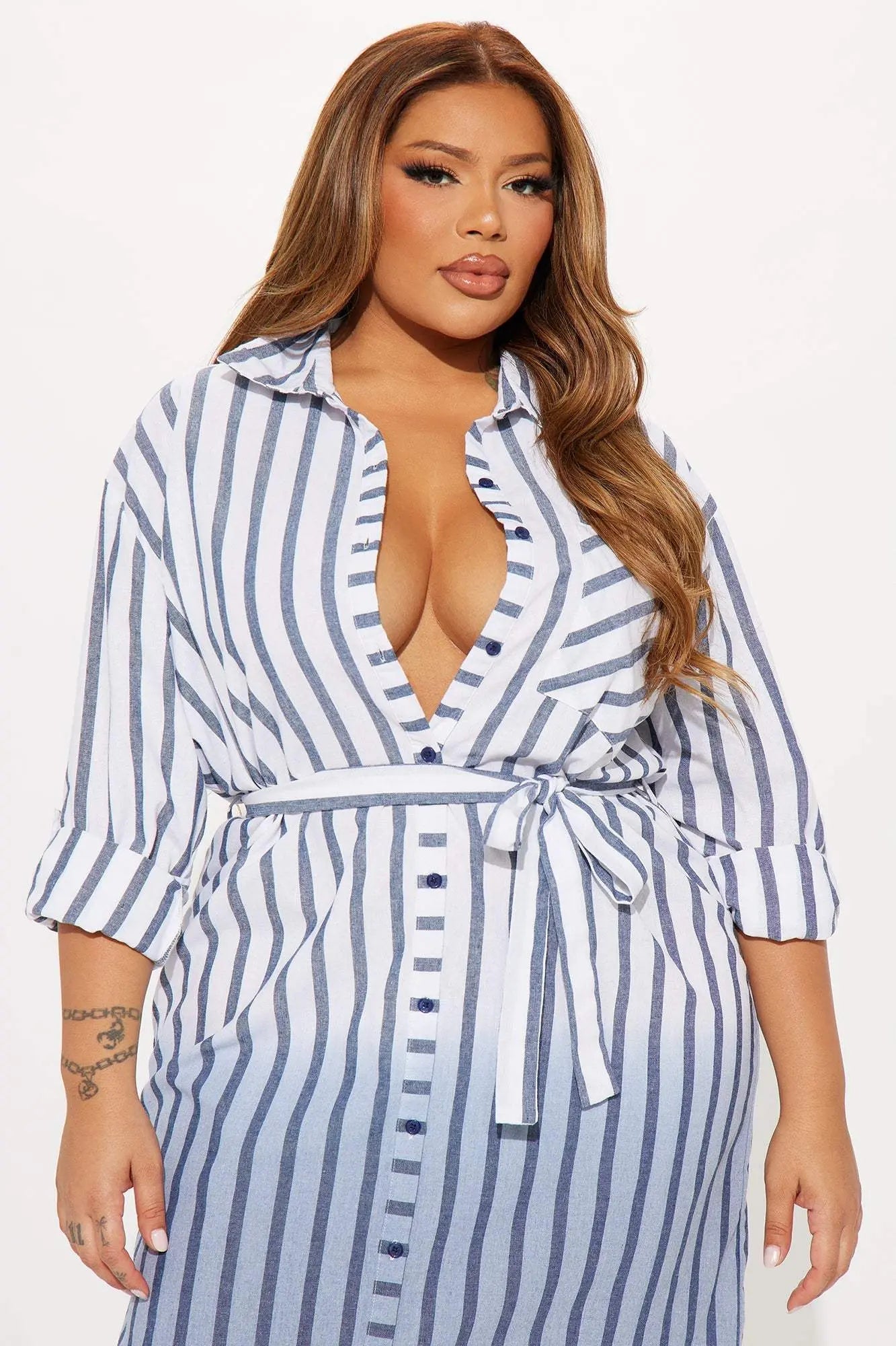Annalisa Midi Shirt Dress: Timeless Navy Style and ComfortDiscover the Elegance of the Annalisa Midi Shirt DressElevate Your Wardrobe with the Annalisa Midi Shirt Dress
The Annalisa Midi Shirt Dress is the perfect blend of Redemption By Ashley NorthAnnalisa Midi Shirt Dress